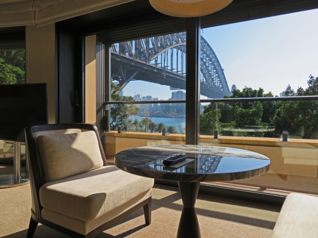 Blick aus einer Suite im Park Hyatt Sydney auf die Harbour Bridge