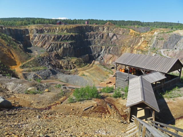 Blick in die Schlucht des Faluner Kupferbergwerks