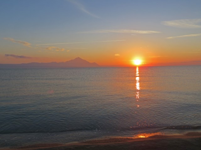 Sonnenaufgang über der Chalkidiki-Halbinsel