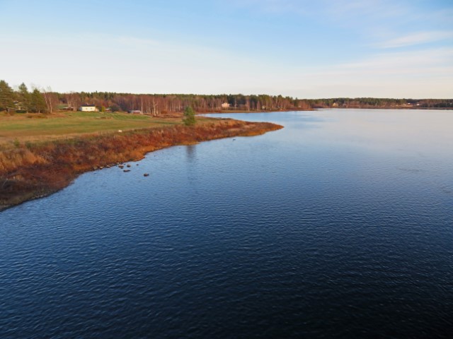 Schwedenidylle mit Abendlicht am See