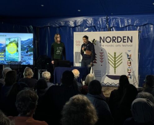 Bernadette Olderdissen mit ihrer Multimedia-Präsentation auf dem Norden Festival